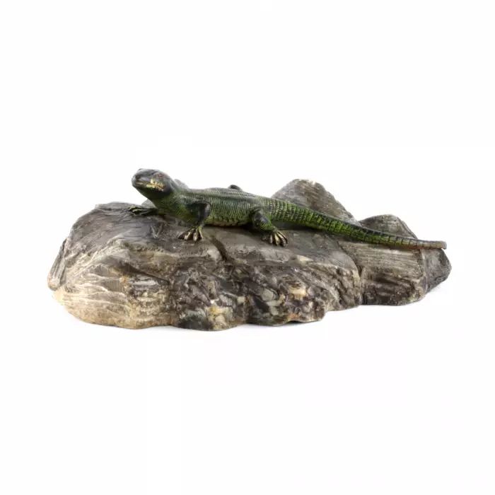 Miniature en bronze "Lezard sur une pierre". 