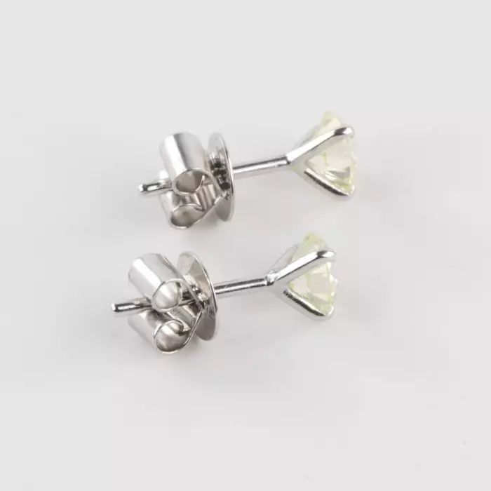 Boucles doreilles en or avec diamants. 1,26 ct. 