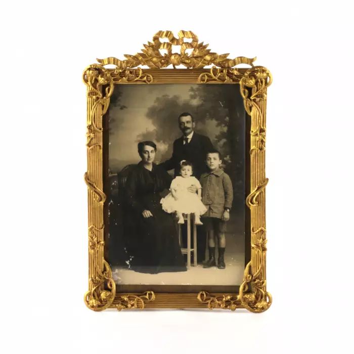 Bronze photographic frame from the late 19th century. 