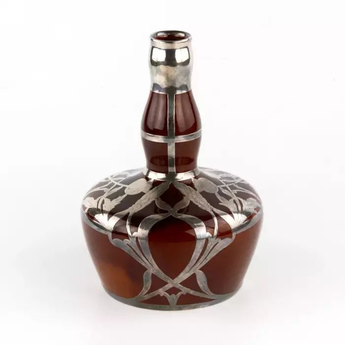 Изящная фарфоровая вазочка в серебряной оплётке, в стиле Модерн. Crown Staffordshire.