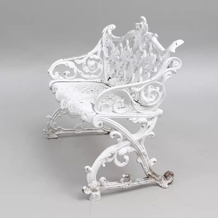 Banc de jardin de style Louis XV. 