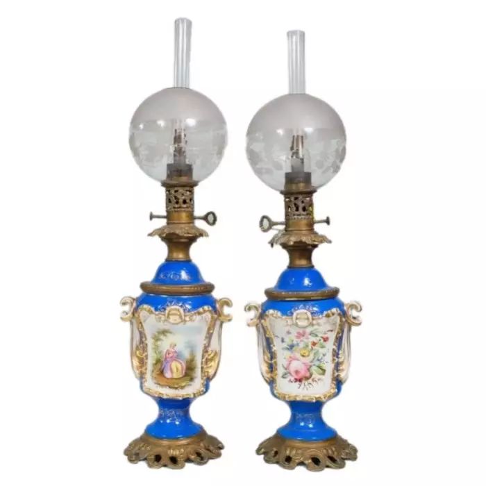 Twin porcelain kerosene lamps. 