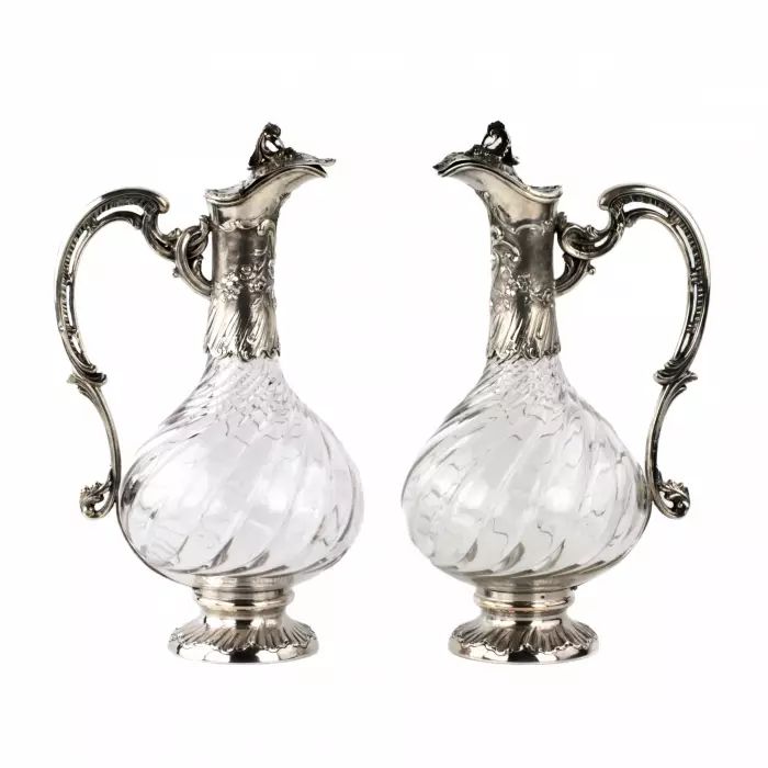 A pair of silver wine jugs from the late 19th century. 