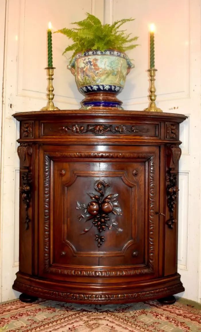 Commode dangle
