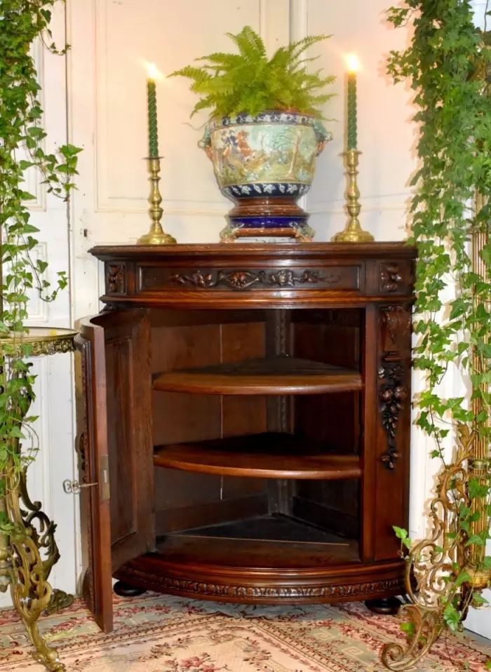 Commode dangle