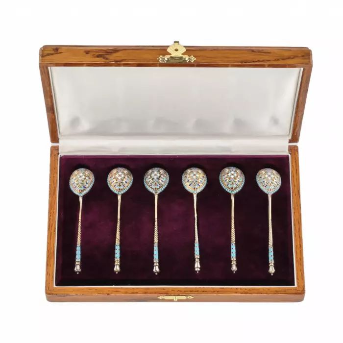 Set of 6 teaspoons with cloisonne enamel.