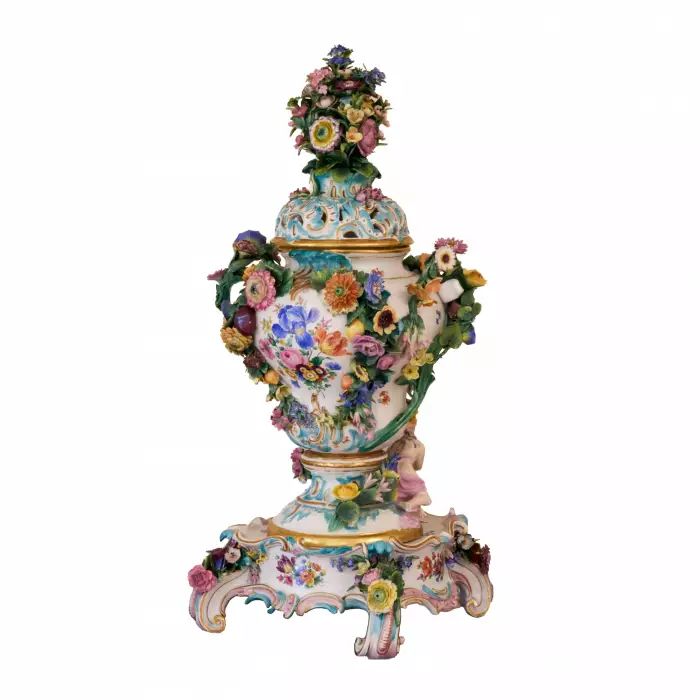 A grandiose porcelain vase "Meissen", 19th century. 