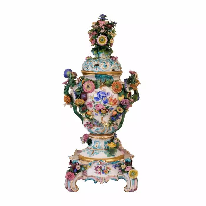 Un vase grandiose en porcelaine "Meissen", 19ème siècle. 