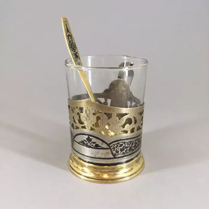 Sudraba glāžu turētājs Kubači