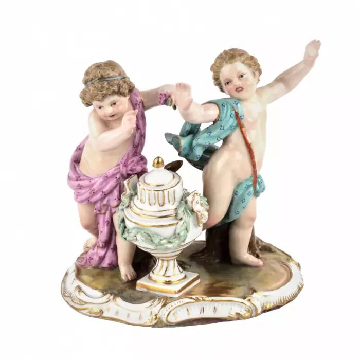 Figurine en porcelaine "Putti". Meissen 19ème siècle