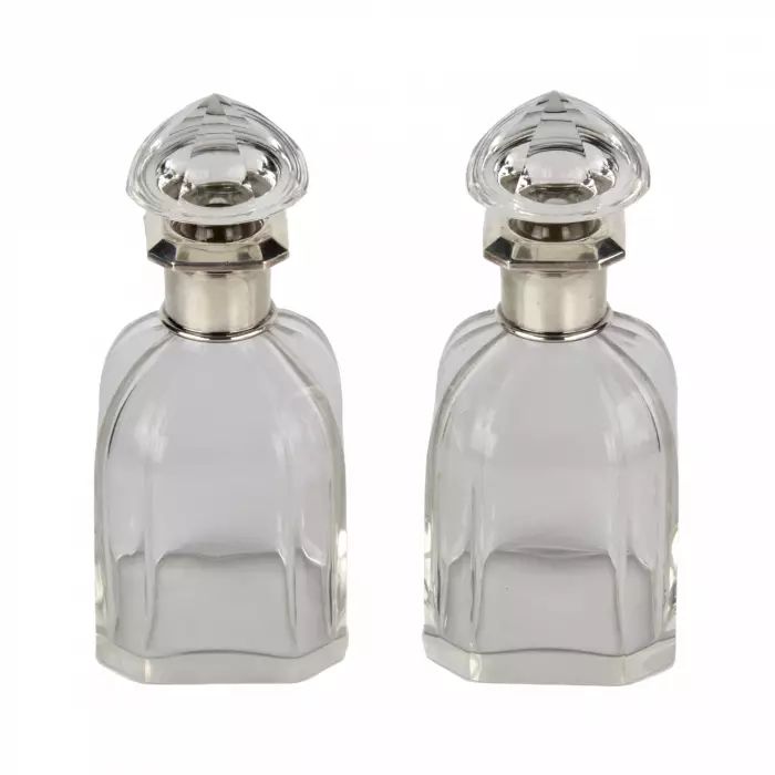 A pair of Art Deco decanters. 