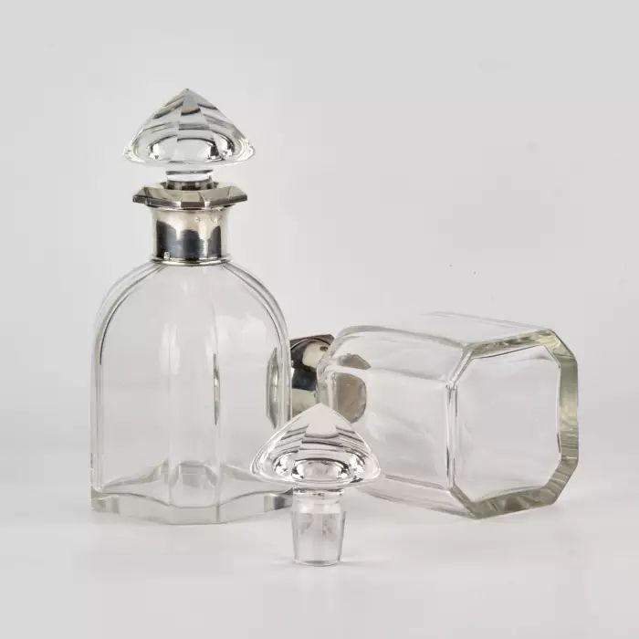 A pair of Art Deco decanters. 