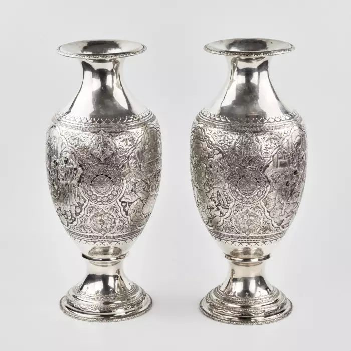 Пара амфорообразных, персидских, серебряных ваз.