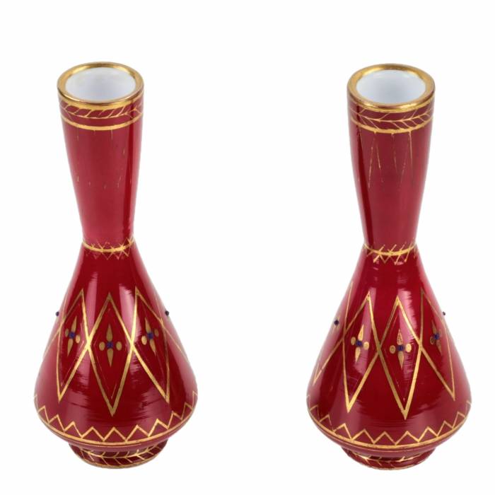 Une paire de vases de la verrerie impériale. Milieu du 19e siècle.