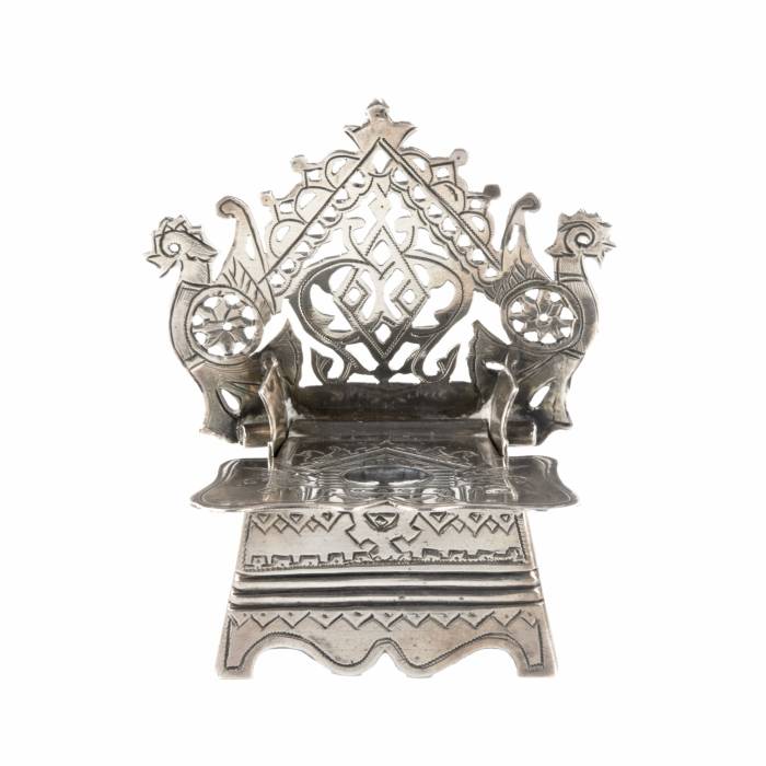 Trône de salière en argent russe. 