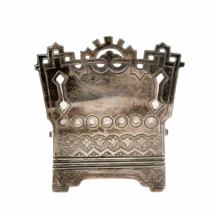 Krievijas sudraba sālstrauka tronis ar saukli. 