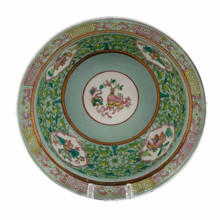 Plat chinois de la manufacture Gardner. 