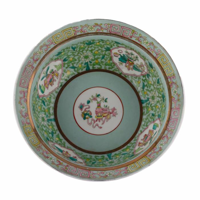 Plat chinois de la manufacture Gardner. 