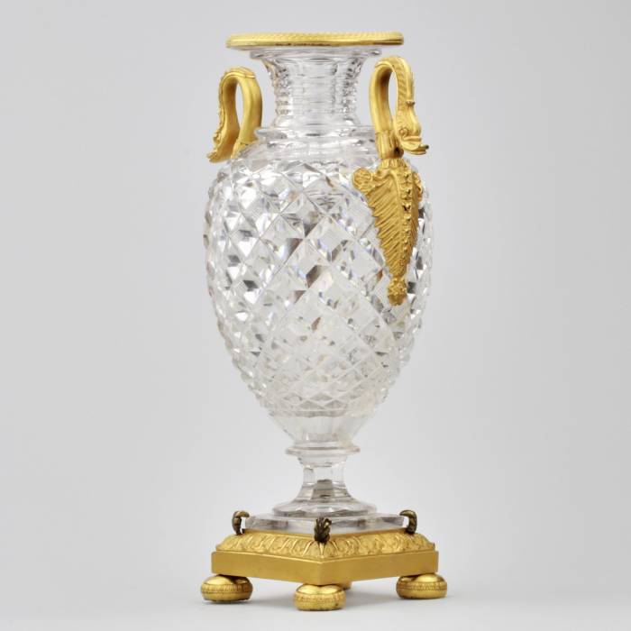Vase en cristal en bronze dore