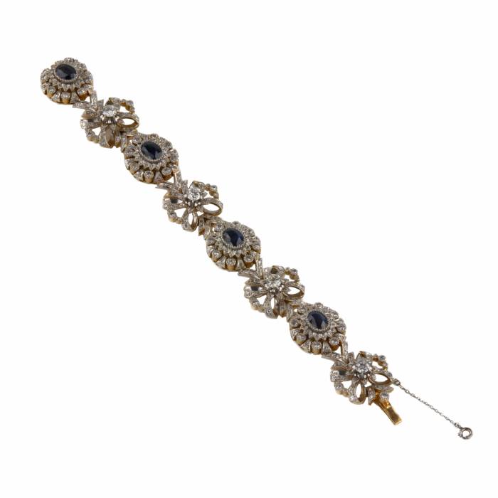 Bracelet in gold and platinum with diamonds and sapphires 