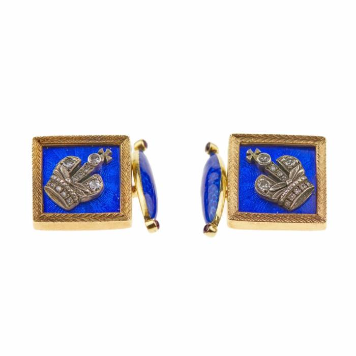 Square gold cufflinks 