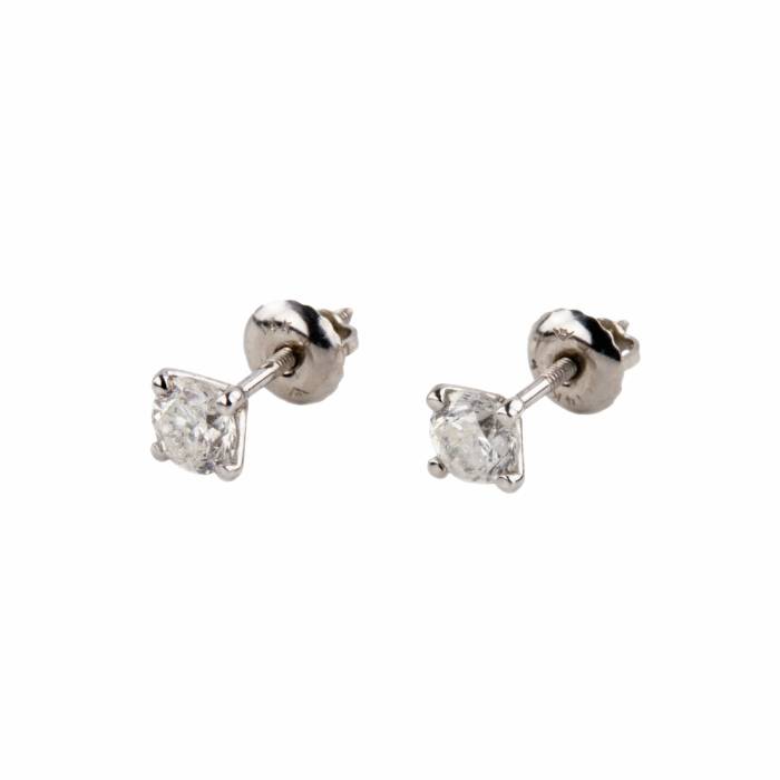 Boucles d`oreilles en or 14 carats avec diamants. 