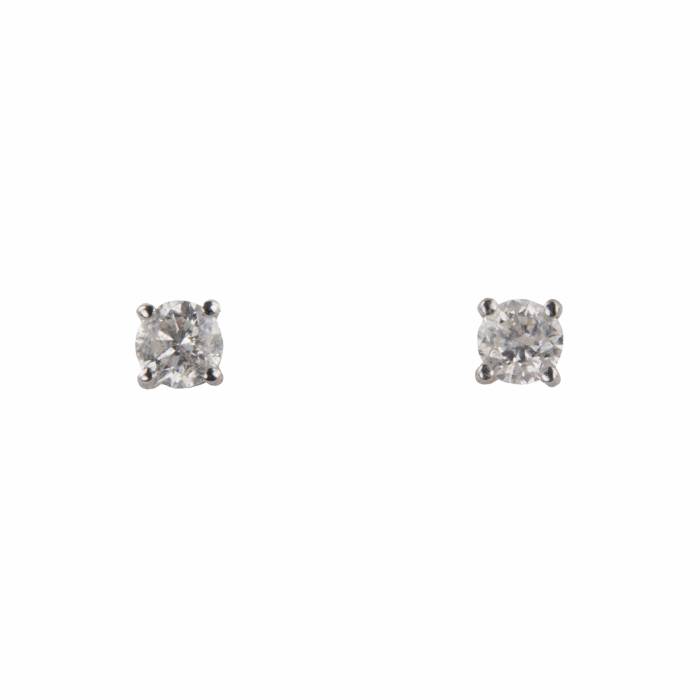 Boucles d`oreilles en or 14 carats avec diamants. 