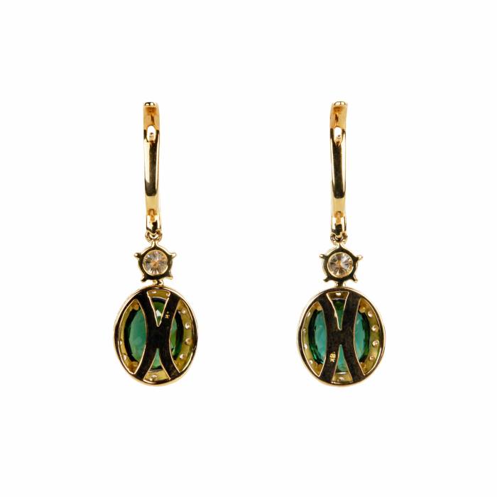 Boucles d`oreilles en or avec tourmaline et diamants. 