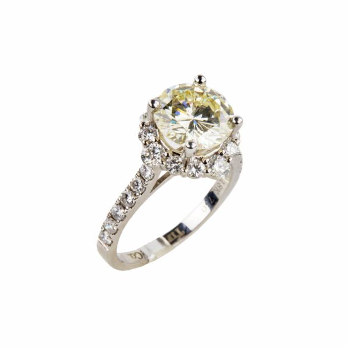 Engagement gold ring with diamonds 2.7 ct 