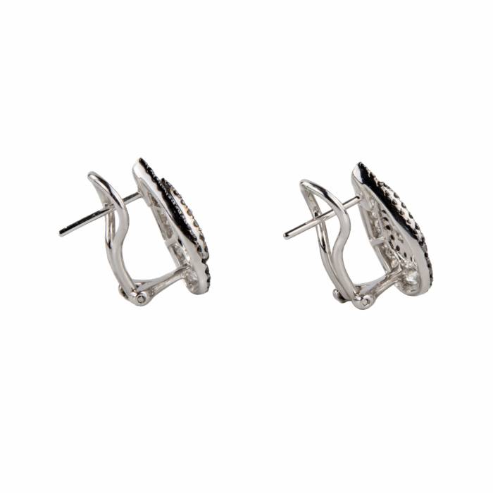 Boucles d`oreilles Giorgio Visconti en or avec diamants. 