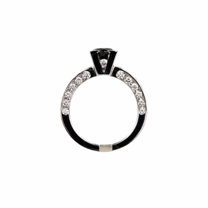 Bague en or Giorgio Visconti, avec diamants noirs et blancs. 