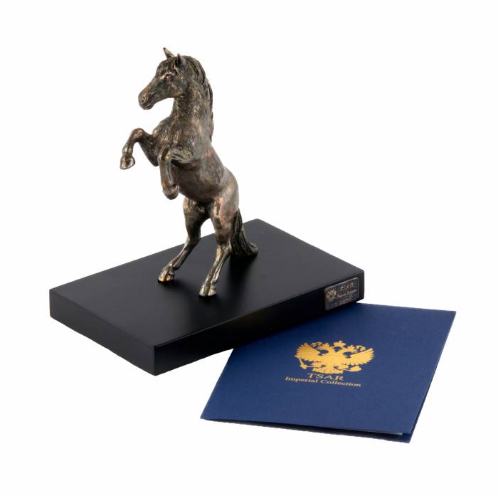 La figure du cheval cabre. Argenture. Collection imperiale du tsar. 