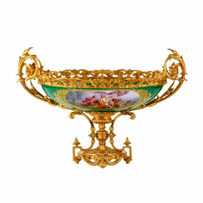 Большой вазон золоченой бронзы и фарфора в стиле Наполеона III. 19 век.