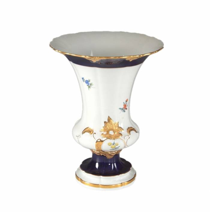 Painted Meissen vase with gold cartouches and cobalt. 