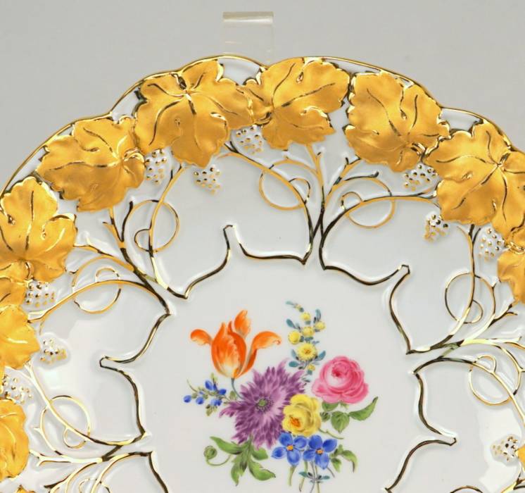 Lielisks Meisenes porcelāna trauks. 