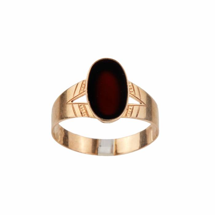 Gold ring 56 assay value with carnelian. 