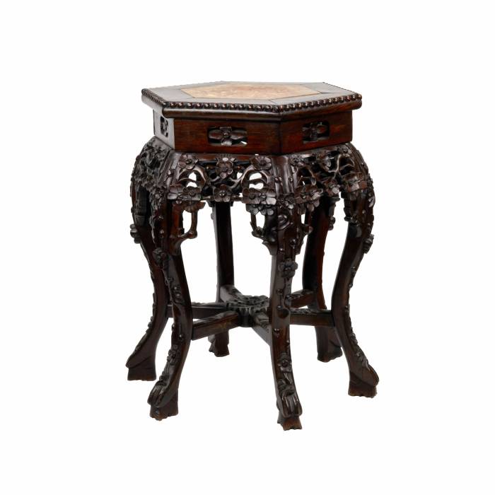 Sculpte, support chinois pour un vase, acajou avec marbre. 