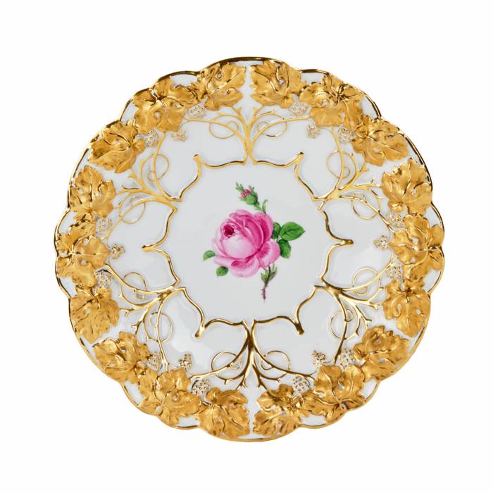 Meissen decorative dish. 