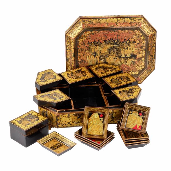 Chinese lacquer box for board games. 19th century. 