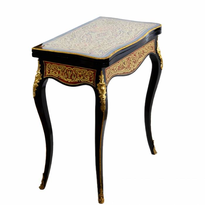 Table à cartes de style Boulle. 