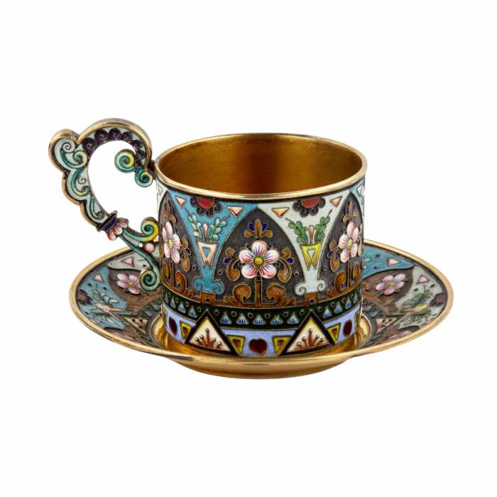 Étonnamment belle tasse et soucoupe en email, Art nouveau russe en argent. 