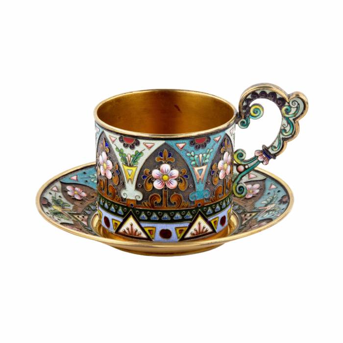 Étonnamment belle tasse et soucoupe en email, Art nouveau russe en argent. 