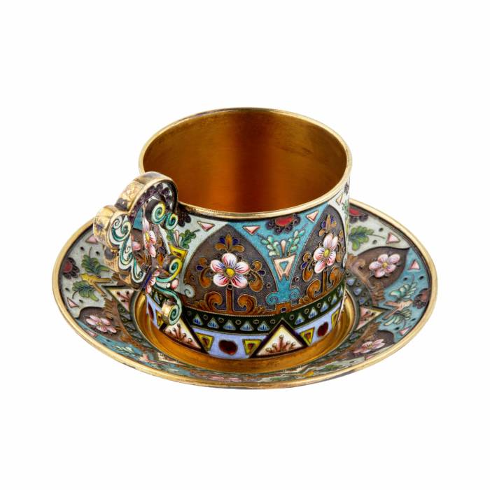 Étonnamment belle tasse et soucoupe en email, Art nouveau russe en argent. 