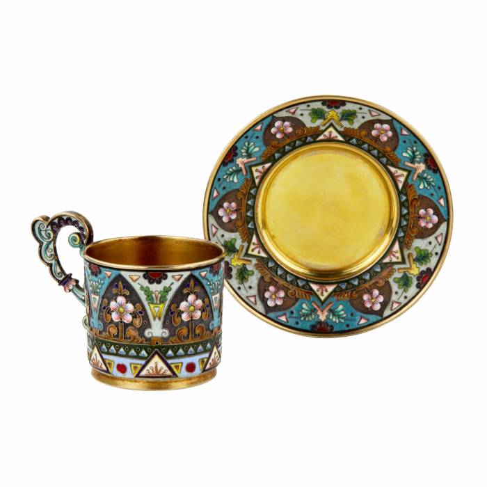 Étonnamment belle tasse et soucoupe en email, Art nouveau russe en argent. 