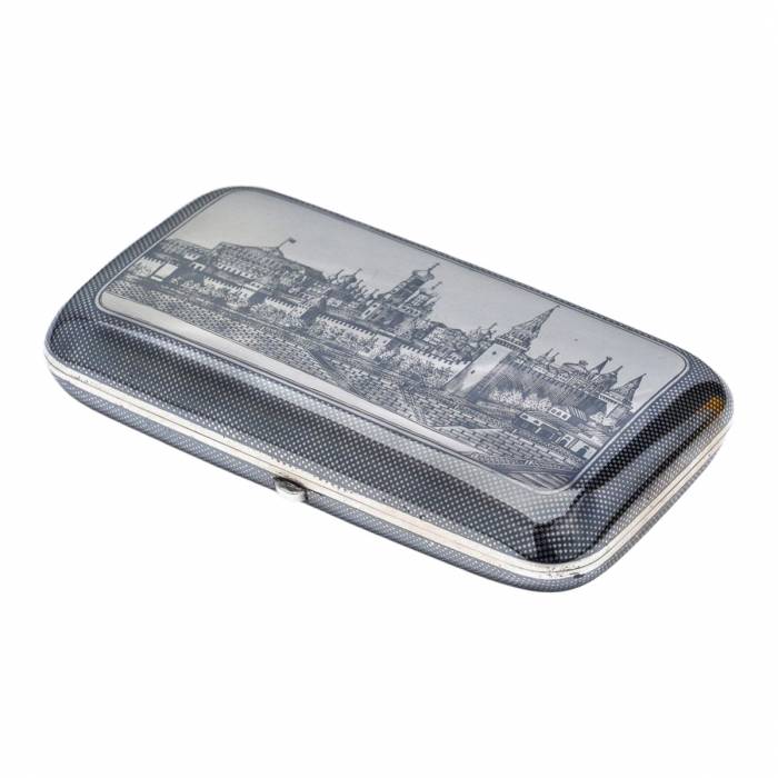 Russian silver cigarette case of the 19th century with a blackened panorama of the Kremlin. 