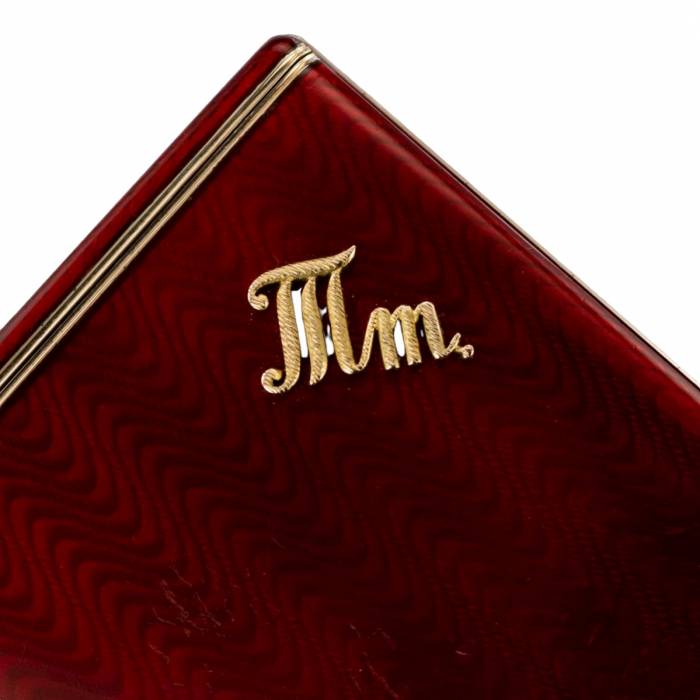 Charming Russian-made silver cigarette case made of gilded silver and garnet enamel 