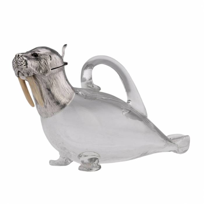 Original silver victorian jug in the shape of a walrus. London 1881 