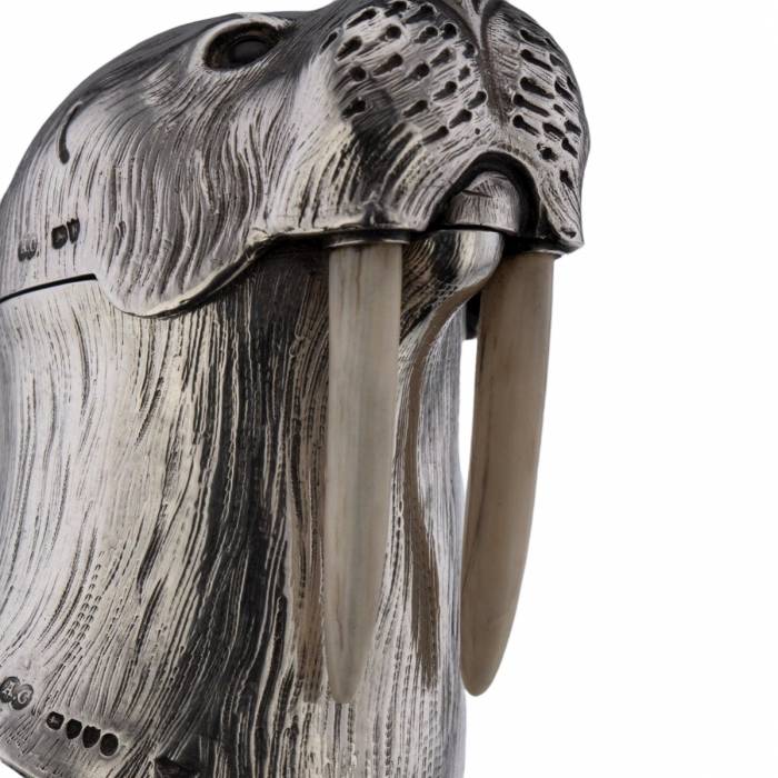Original silver victorian jug in the shape of a walrus. London 1881 