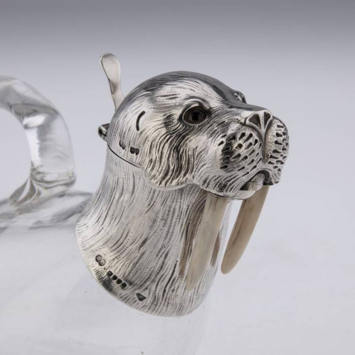 Оригинальный серебряный кувшин викторианской эпохи, в виде моржа. Лондон 1881 год
