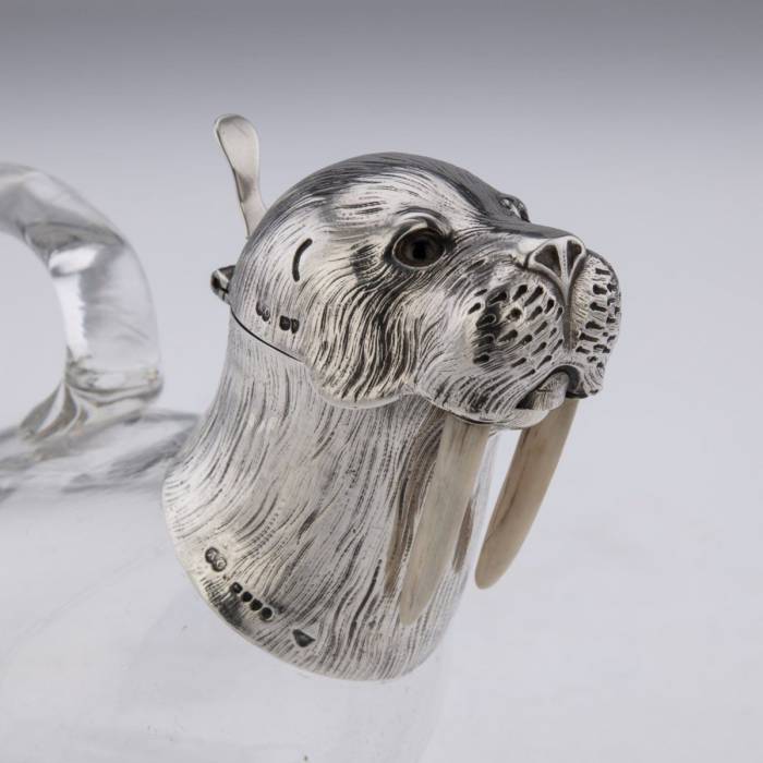 Original silver victorian jug in the shape of a walrus. London 1881 